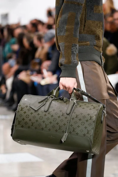 Look 44